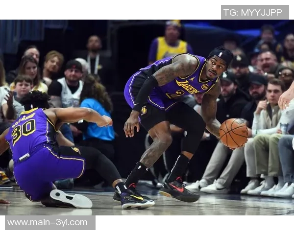 霍勒迪谈输给湖人原因强调专注与信任的重要性