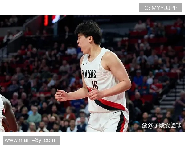 斯普利特称赞杨瀚森出色表现对位亚当斯挑战巨大但他成功应对